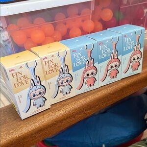 New Pin to Love labubu